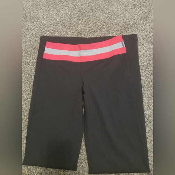 Kirkland Signature Pink & Black Tall Fit Relaxed Fit Pants - Picture 4 of 6